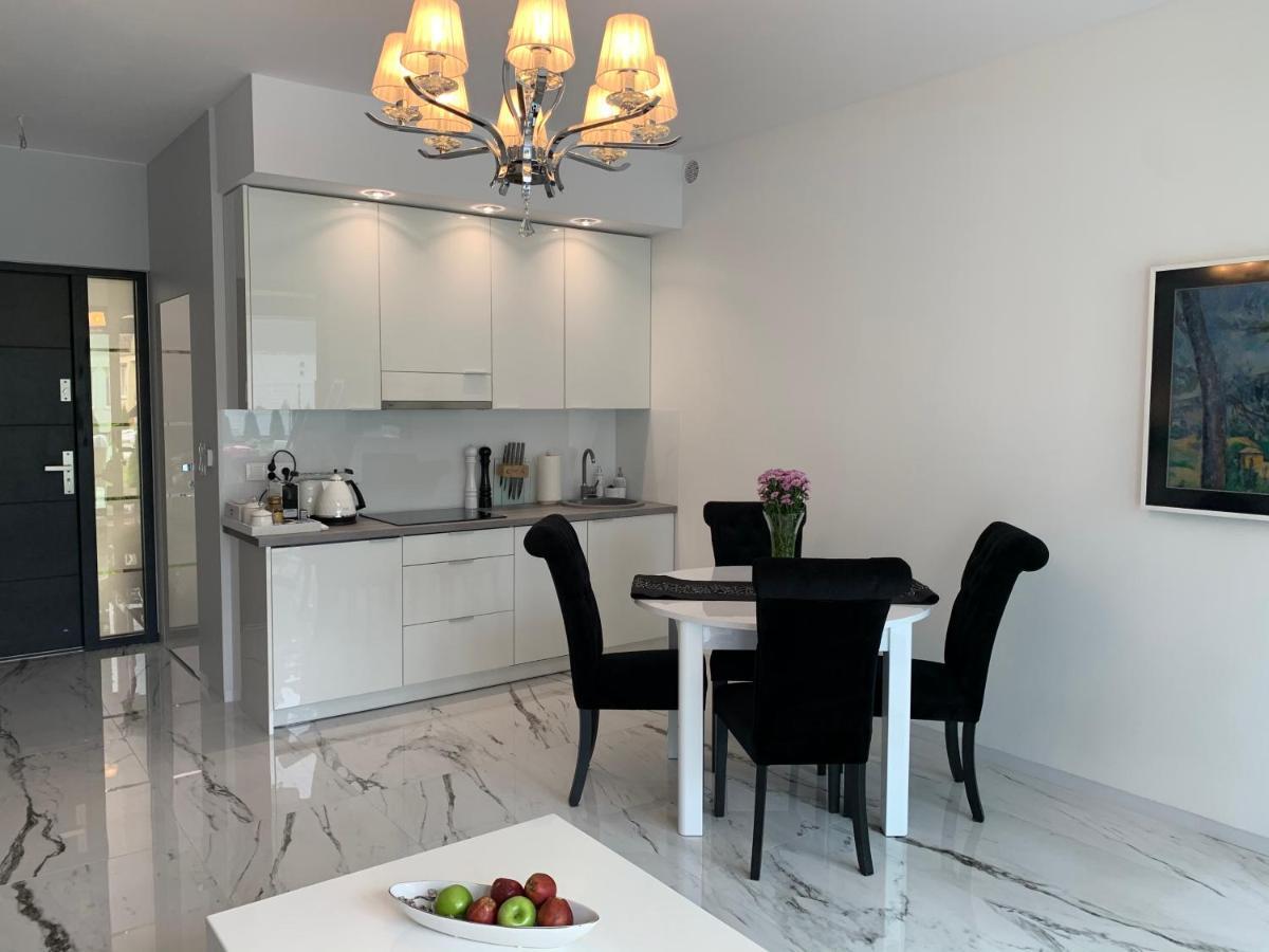 Leo Royal Apartament Pobierowo Eksteriør billede